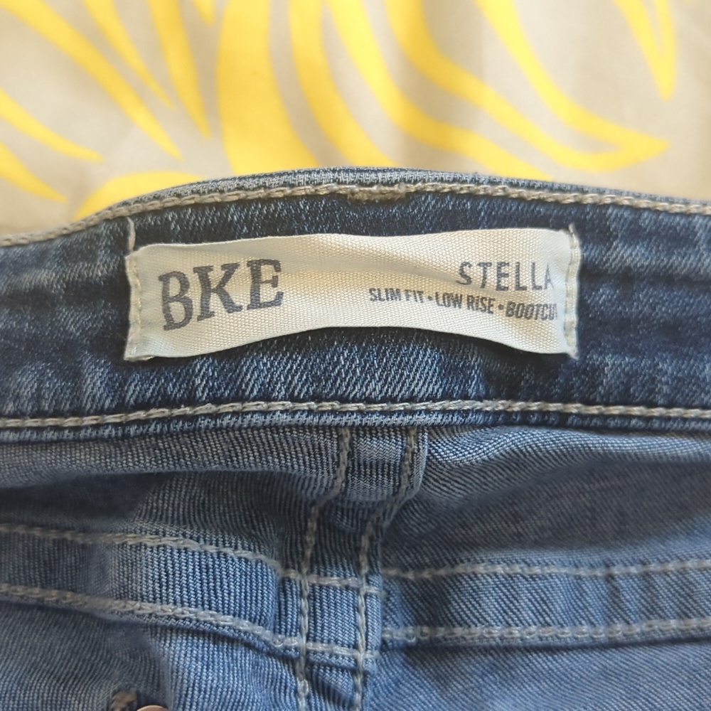 BKE "Stella" bootcut jeans. 26x31 - Picture 4 of 4